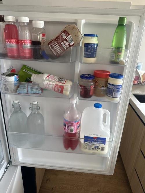 Second-hand Chiq 396L Bottom Mount Fridge - Photo 4)