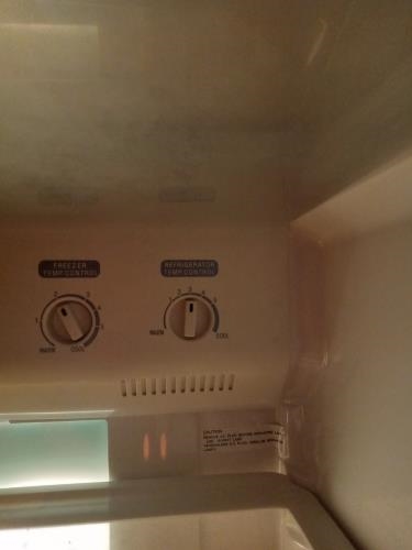 Second-hand Toshiba 322L Top Mount Fridge - Photo 4)