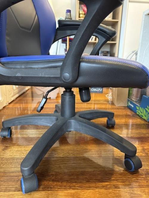 Second-hand Nitro Concepts Gaming Chair - Photo 4)