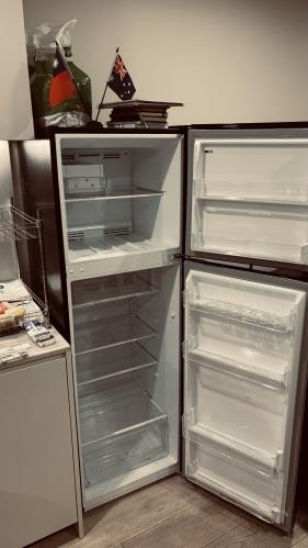 Second-hand Solt 266L Top Mount Fridge - Photo 4)