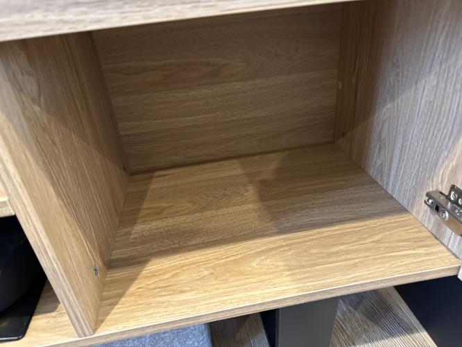 Second-hand Entertainment Unit - Photo 4)