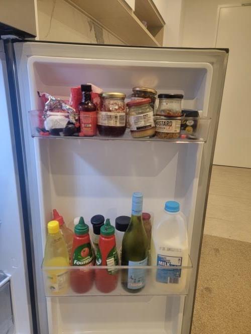 Second-hand LG 243L Top Mount Fridge - Photo 4)