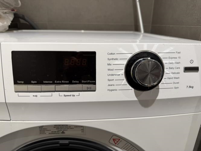 Second-hand Haier 7.5kg Front Load Washing Machine - Photo 4)