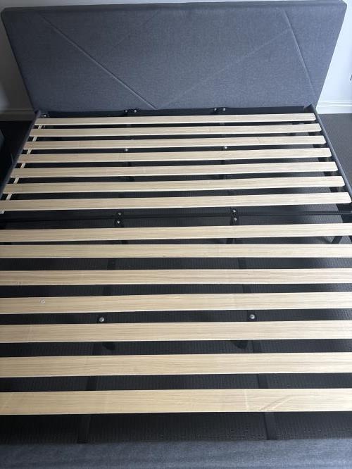 Second-hand King Size Bed Frame - Photo 4)