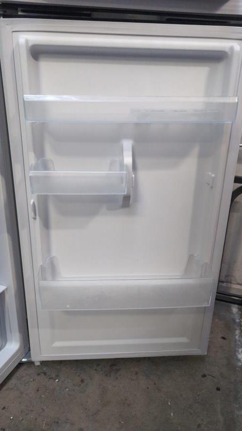 Second-hand Chiq 202L Top Mount Fridge - Photo 4)
