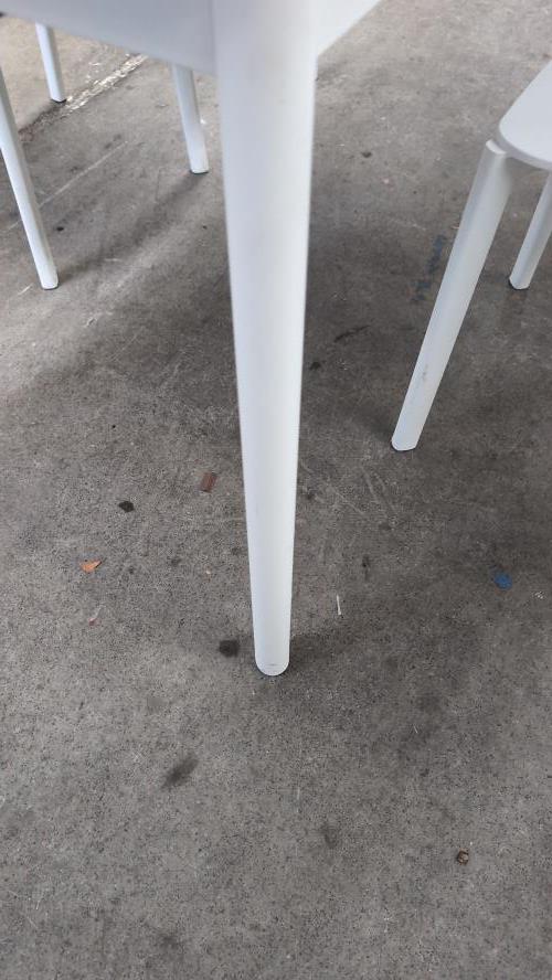Second-hand Dining Table with 2 Chairs - Photo 4)