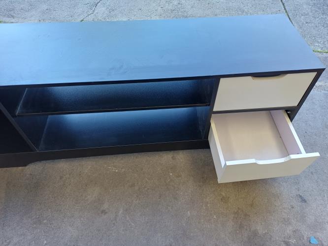 Second-hand Entertainment Unit - Photo 4)
