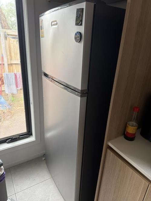 Second-hand Simpson 390L Top Mount Fridge - Photo 4)