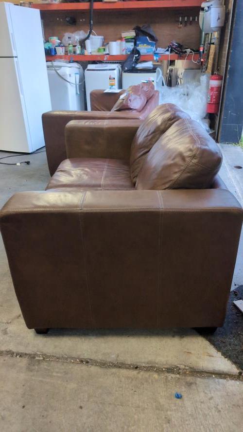 Second-hand Stunning Two Seater Sofa - Photo 4)