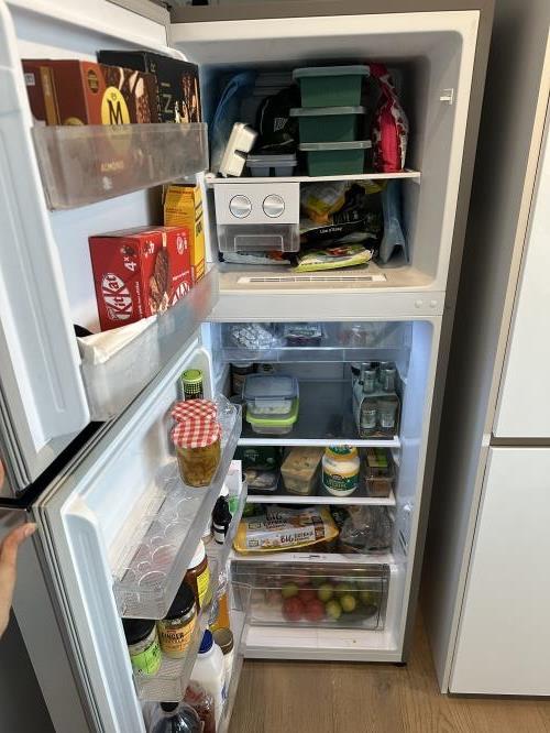 Second-hand Hisense 350L Top Mount Fridge - Photo 4)