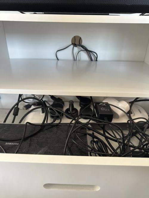 Second-hand Entertainment Unit - Photo 4)