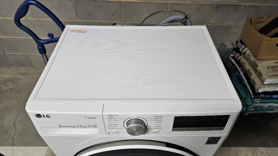 Second-hand LG 7.5kg Front Load Washing Machine - Photo 4)