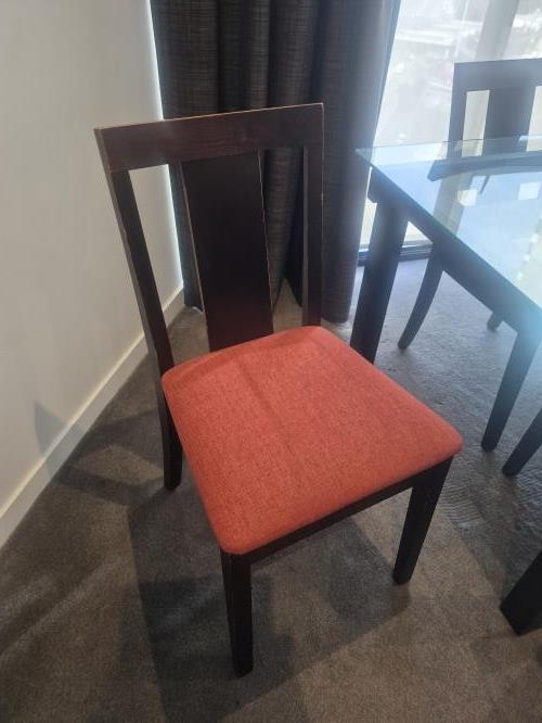 Second-hand Glass Dining Table with 6 Chairs - Photo 4)
