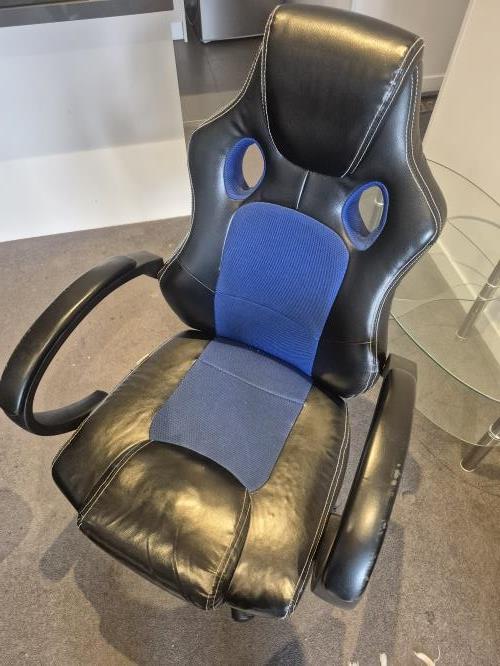Second-hand Gaming Chair - Photo 4)
