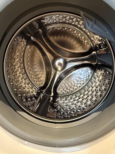 Second-hand Hisense 8kg Front Load Washing Machine - Photo 4)