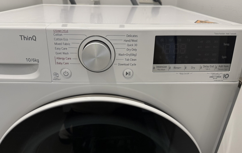 Second-hand LG 10kg / 6kg Washer-Dryer Combo - Photo 4)