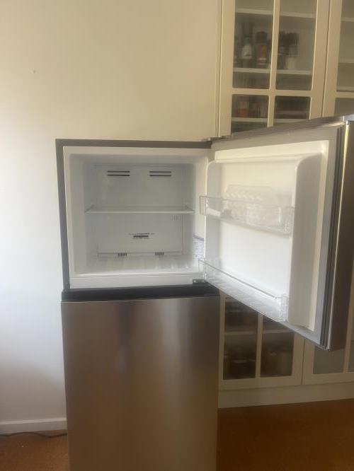 Second-hand Hisense 205L Top Mount Fridge - Photo 4)