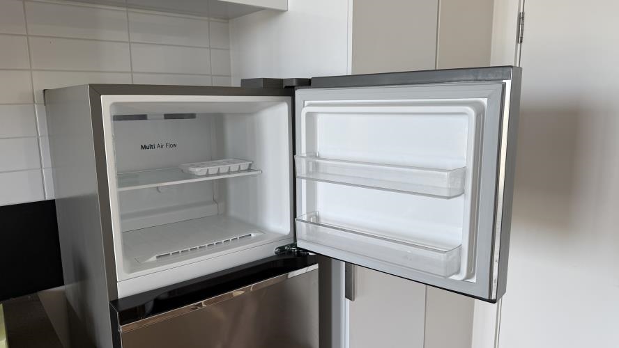 Second-hand LG 243L Top Mount Fridge - Photo 4)