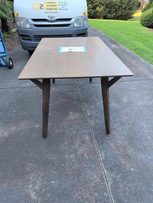 Second-hand Dining Table (no chairs) - Photo 4)