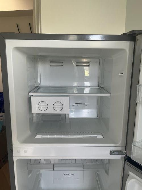 Second-hand Hisense 272L Top Mount Fridge - Photo 4)