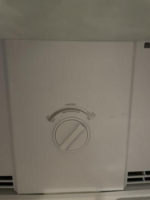 Second-hand Chiq 255L Top Mount Fridge - Photo 4)