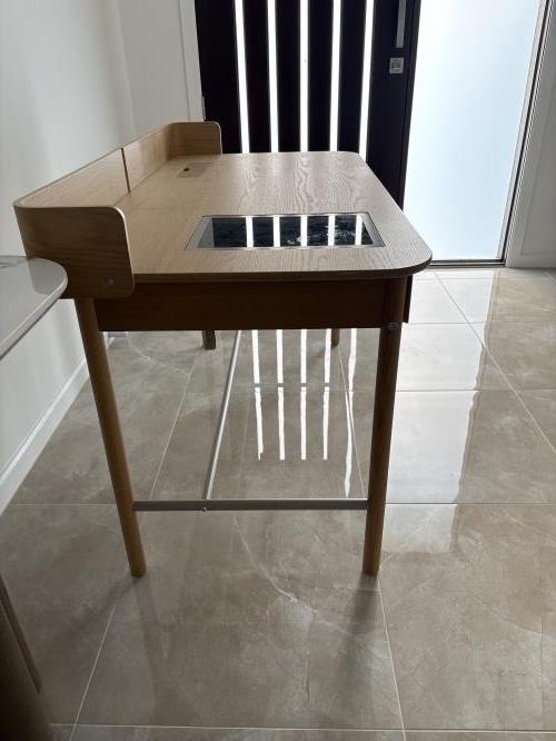 Second-hand IKEA RIDSPO Desk - Photo 4)