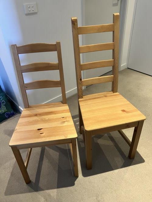 Second-hand Dining Table with 4 Chairs - Photo 4)