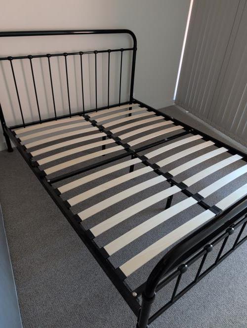 Second-hand Queen Size Bed Frame - Photo 4)