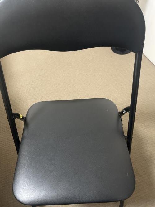 Second-hand Set of 7 Black Foldable Chairs - Photo 4)