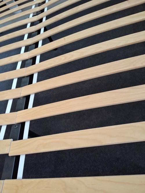 Second-hand IKEA Slattum Queen Bed Frame - Photo 4)