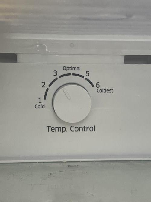 Second-hand Samsung 228L Top Mount Fridge - Photo 4)