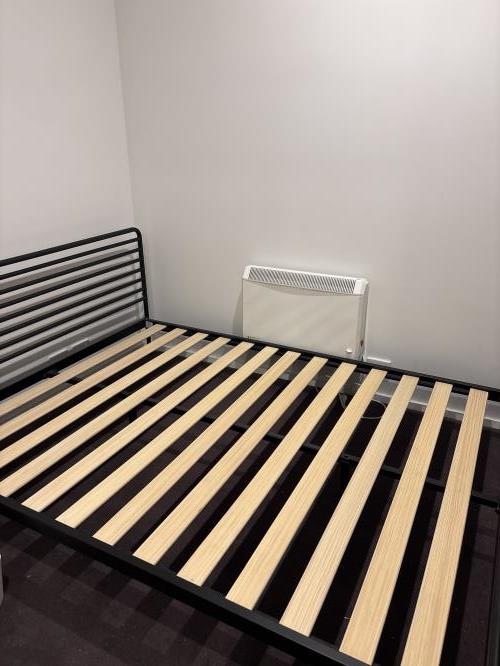 Second-hand Double Bed Frame - Photo 4)