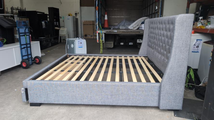 Second-hand King Size Bed Frame with 2 Storage Drawers - Photo 4)