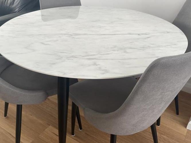 Second-hand Round Dining Table with 4 Chairs - Photo 4)
