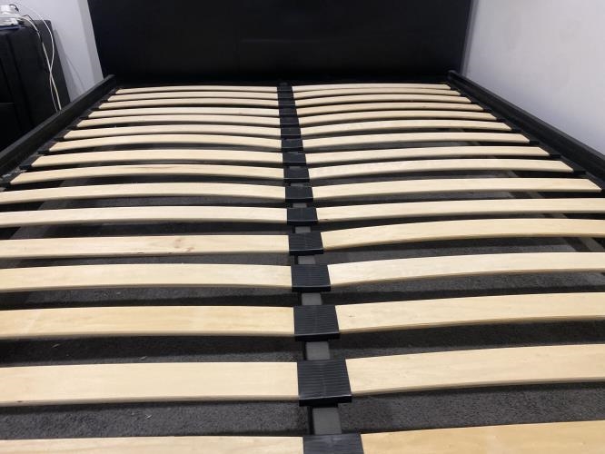 Second-hand Queen Size Bed Frame - Photo 4)
