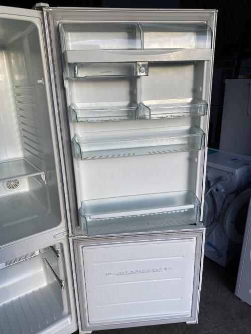 Second-hand Westinghouse 430L Bottom Mount Fridge - Photo 5)