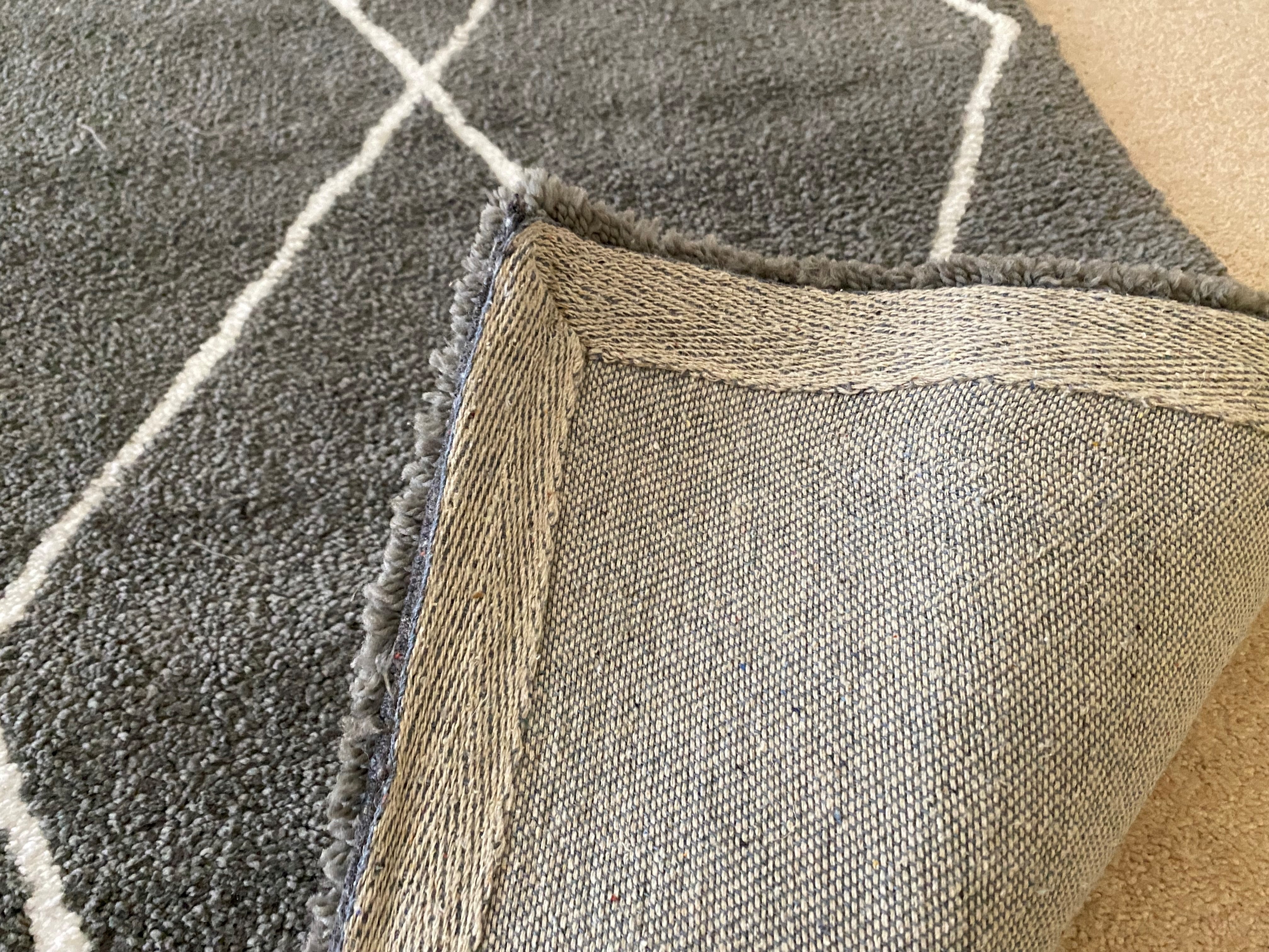 Second-hand  - Photo 5)