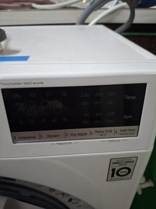 Second-hand LG 7.5kg Front Load Washing Machine - Photo 5)