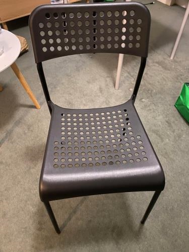 Second-hand Dining Table with 2 Chairs - Photo 5)