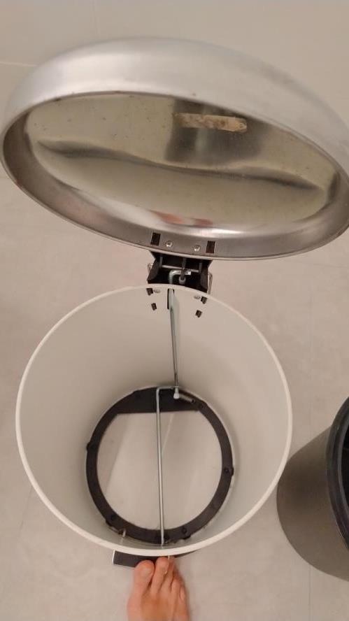 Second-hand IKEA Pedal Bin - Photo 5)