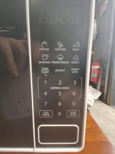 Second-hand Anko Microwave - Photo 5)