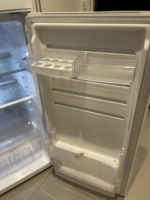 Second-hand Westinghouse 275L Top Mount Fridge - Photo 5)