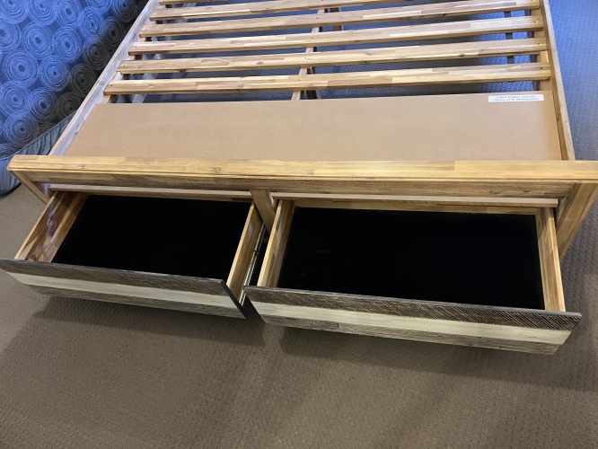 Second-hand King Size Bed Frame with Storage Drawers - Photo 5)
