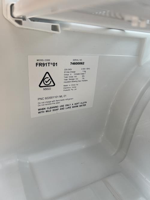 Second-hand Westinghouse 90L Bar Freezer - Photo 5)