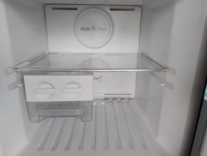 Second-hand Chiq 216L Top Mount Fridge - Photo 5)