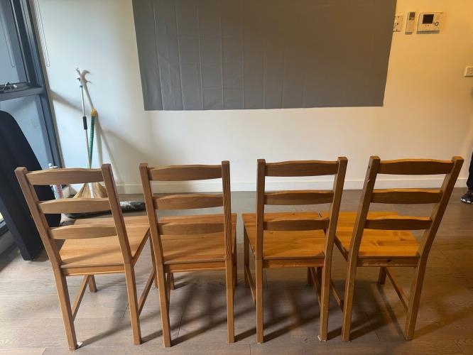 Second-hand Dining Table with 4 Chairs - Photo 5)