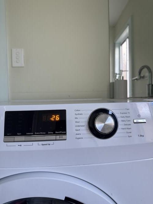 Second-hand Haier 7.5kg Front Load Washing Machine - Photo 5)