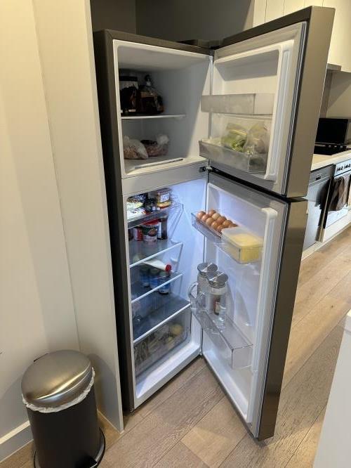 Second-hand LG 243L Top Mount Fridge - Photo 5)