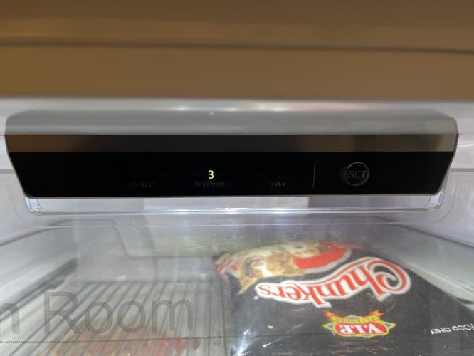 Second-hand Chiq 202L Top Mount Fridge - Photo 5)