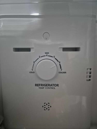 Second-hand Hisense 326L Top Mount Fridge - Photo 5)